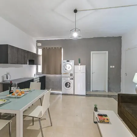 New 1 Bedroom In Centre With Terrace And Views Apartment *