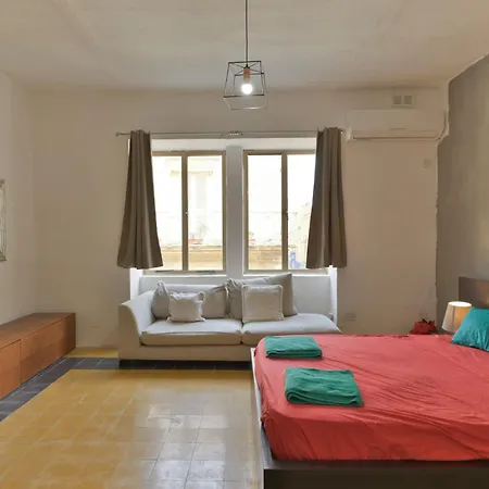 Apartment New 1 Bedroom In Centre With Terrace And Views