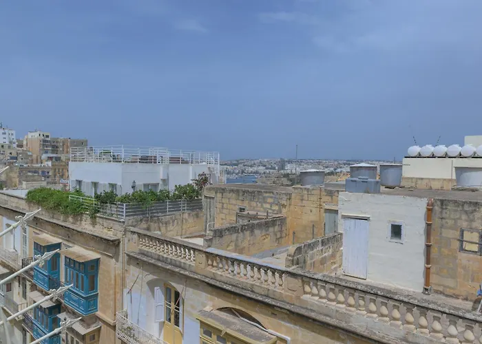 New 1 Bedroom Centre With Terrace And Views * Valletta