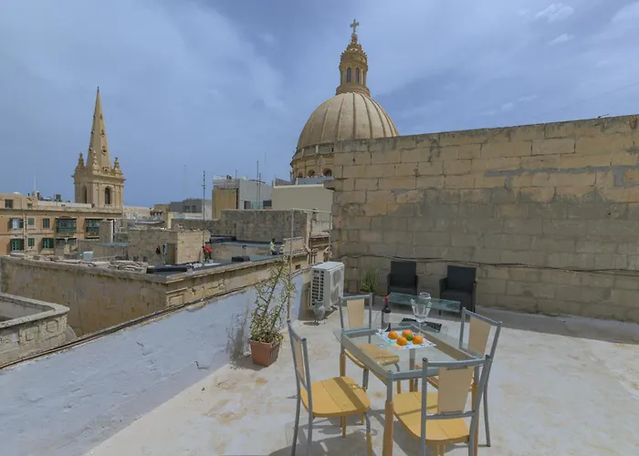 New 1 Bedroom Centre With Terrace And Views * Valletta