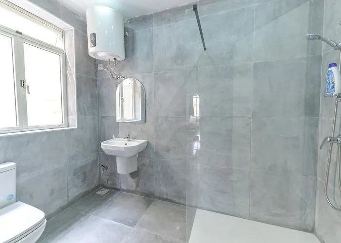 Appartement New 1 Bedroom Centre With Terrace And Views *