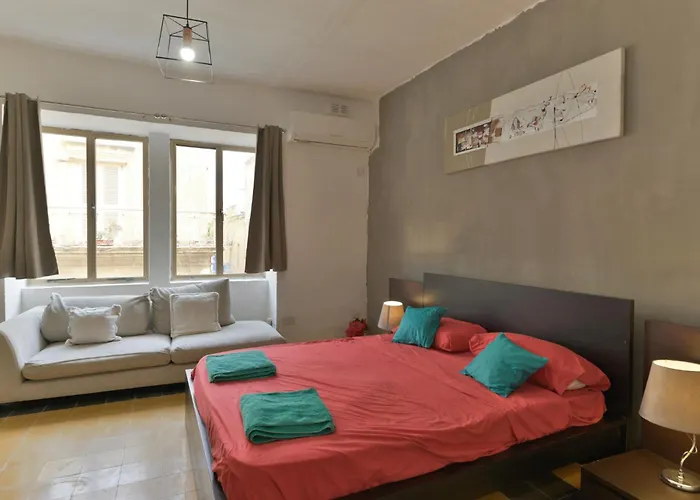 New 1 Bedroom Centre With Terrace And Views Valletta