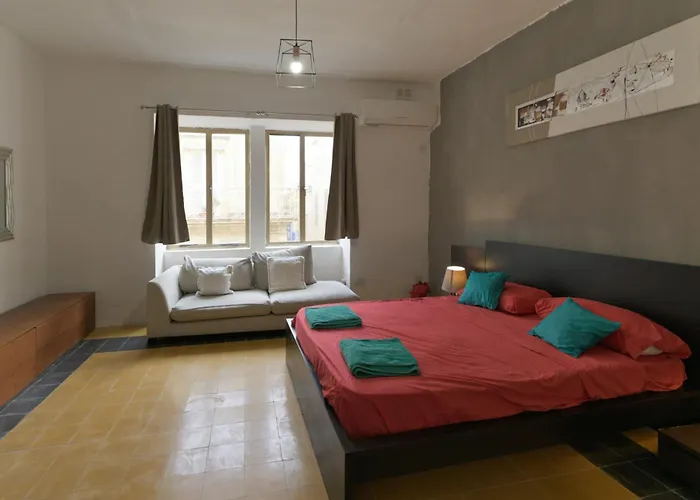 Appartement New 1 Bedroom Centre With Terrace And Views