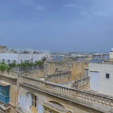 New 1 Bedroom Centre With Terrace And Views * La Valeta