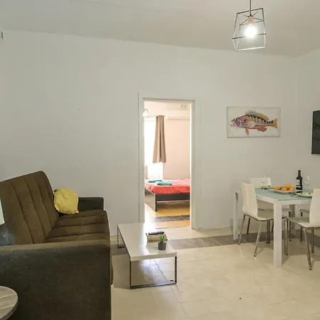 Apartamento New 1 Bedroom Centre With Terrace And Views