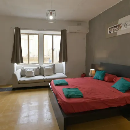 Lejlighed New 1 Bedroom Centre With Terrace And Views